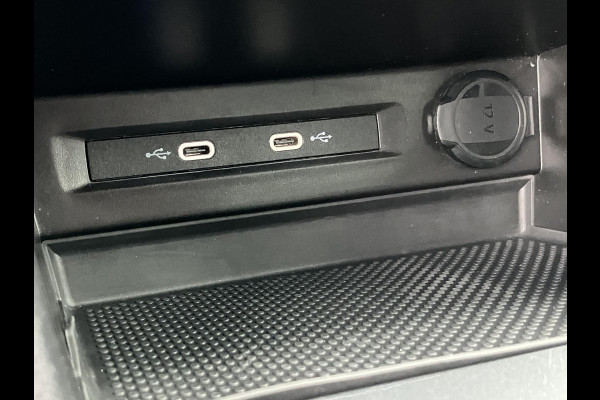 Volkswagen Tiguan 2.0 TDI R-Line Business+ | Black Style | Trekhaak | LED | ACC Volkswagen Tiguan 2.0 TDI R-Line Business+ | Black Style | Trekhaak | LED | ACC