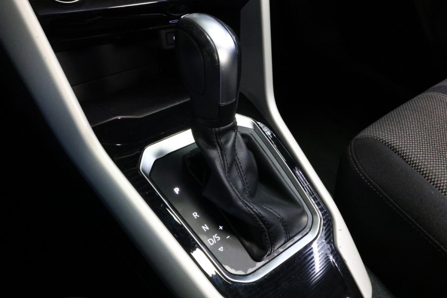 Volkswagen T-Roc Cabrio 1.5 TSI R-Line DSG NAVI PDC ACC Park+Side Ass. '21