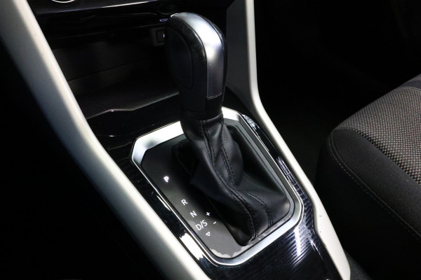 Volkswagen T-Roc Cabrio 1.5 TSI R-Line DSG NAVI PDC ACC Park+Side Ass. '21