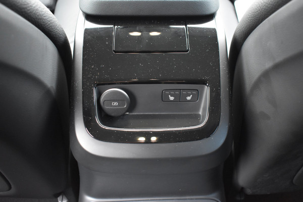Volvo V60 T6 AWD 350PK Plug-in Hybrid Plus Dark | Lighting | 360 Camera | Harman/Kardon | 19"LMV | Leder | Stuurverwarming