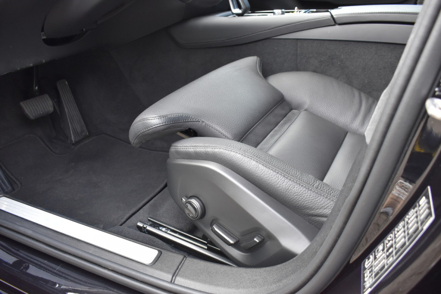 Volvo V60 T6 AWD 350PK Plug-in Hybrid Plus Dark | Lighting | 360 Camera | Harman/Kardon | 19"LMV | Leder | Stuurverwarming