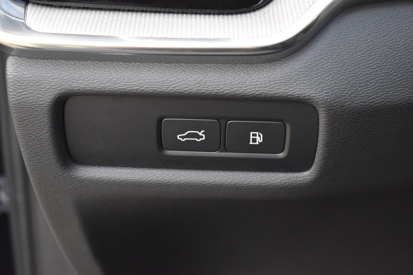 Volvo V60 T6 AWD 350PK Plug-in Hybrid Plus Dark | Lighting | 360 Camera | Harman/Kardon | 19"LMV | Leder | Stuurverwarming
