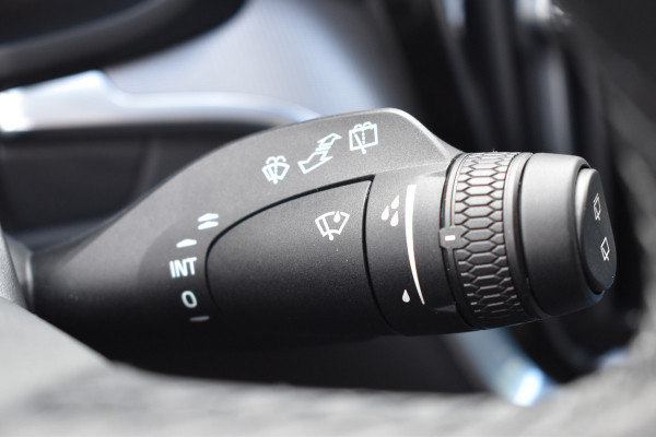 Volvo V60 T6 AWD 350PK Plug-in Hybrid Plus Dark | Lighting | 360 Camera | Harman/Kardon | 19"LMV | Leder | Stuurverwarming