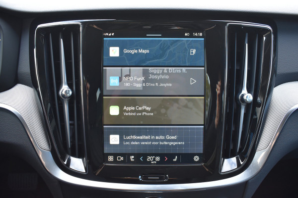 Volvo V60 T6 AWD 350PK Plug-in Hybrid Plus Dark | Lighting | 360 Camera | Harman/Kardon | 19"LMV | Leder | Stuurverwarming