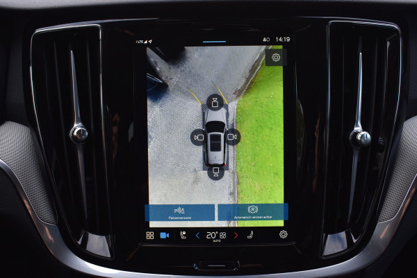 Volvo V60 T6 AWD 350PK Plug-in Hybrid Plus Dark | Lighting | 360 Camera | Harman/Kardon | 19"LMV | Leder | Stuurverwarming