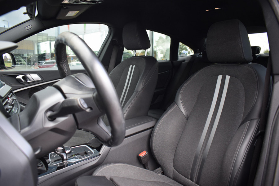 BMW 2 Serie Gran Coupé 218i High Executive | Apple CarPlay | Half Leer | M-Stuur | Virtual BMW 2 Serie Gran Coupé 218i High Executive | Apple CarPlay | Half Leer | M-Stuur | Virtual