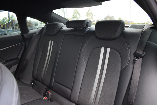 BMW 2 Serie Gran Coupé 218i High Executive | Apple CarPlay | Half Leer | M-Stuur | Virtual BMW 2 Serie Gran Coupé 218i High Executive | Apple CarPlay | Half Leer | M-Stuur | Virtual