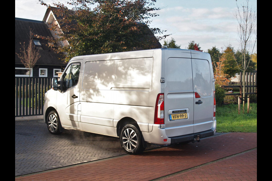 Renault Master T28 2.3 dCi 135 L1H1 | Camera | Trekhaak | 136PK | Nieuwstaat |