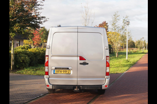 Renault Master T28 2.3 dCi 135 L1H1 | Camera | Trekhaak | 136PK | Nieuwstaat |