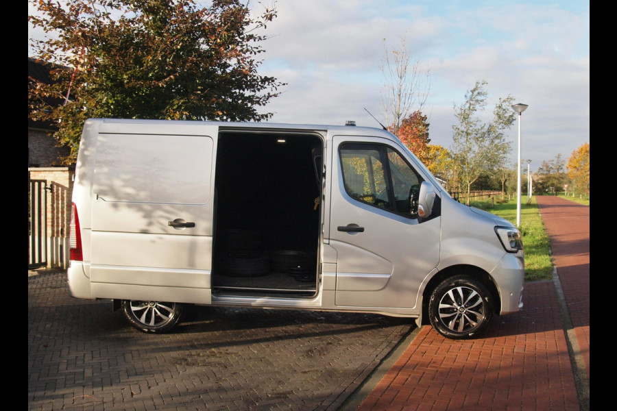 Renault Master T28 2.3 dCi 135 L1H1 | Camera | Trekhaak | 136PK | Nieuwstaat |