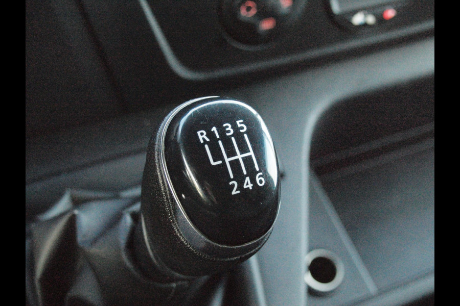 Renault Master T28 2.3 dCi 135 L1H1 | Camera | Trekhaak | 136PK | Nieuwstaat |