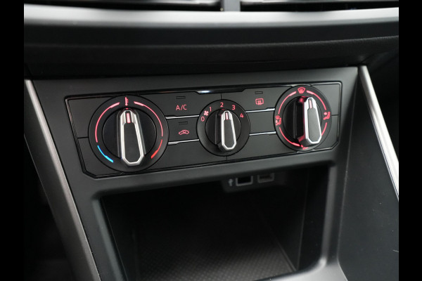 Volkswagen Polo 1.0 TSI 95pk Comfortline Business Navigatie Acc Carplay Dab 30 Volkswagen Polo 1.0 TSI 95pk Comfortline Business Navigatie Acc Carplay Dab 30