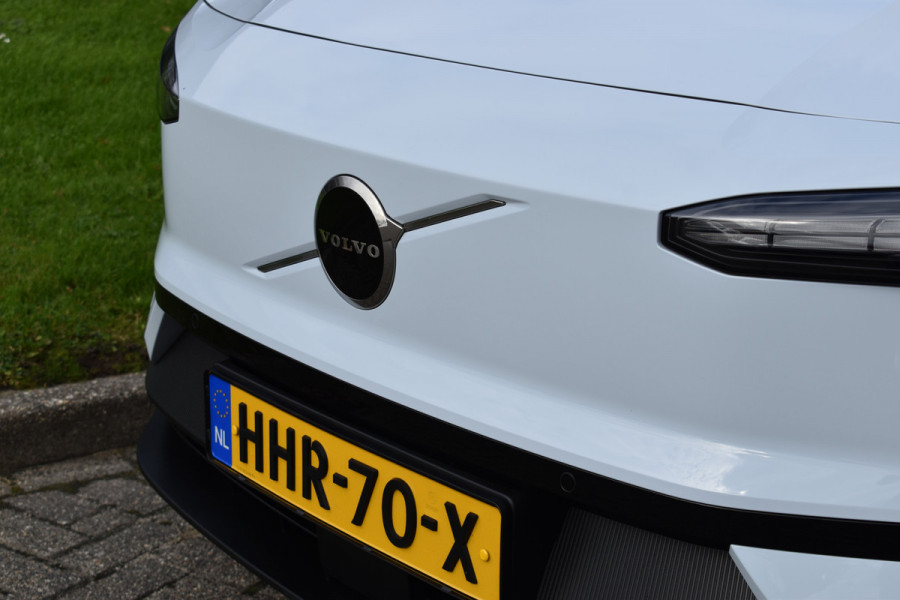 Volvo EX30 Extended Range 272PK Plus 69 kWh Trekhaak | H&K | ACC | Blis | Stoelverwarming | Camera Volvo EX30 Extended Range 272PK Plus 69 kWh Trekhaak | H&K | ACC | Blis | Stoelverwarming | Camera