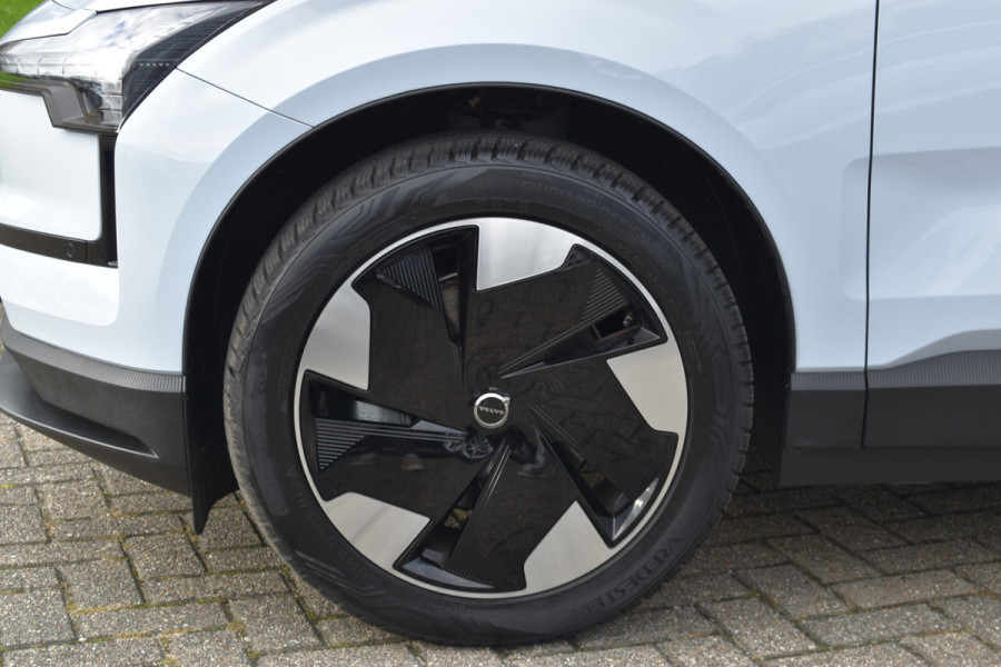 Volvo EX30 Extended Range 272PK Plus 69 kWh Trekhaak | H&K | ACC | Blis | Stoelverwarming | Camera Volvo EX30 Extended Range 272PK Plus 69 kWh Trekhaak | H&K | ACC | Blis | Stoelverwarming | Camera