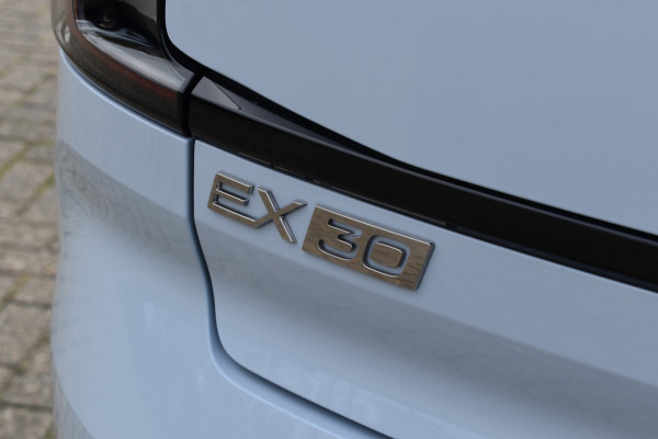 Volvo EX30 Extended Range 272PK Plus 69 kWh Trekhaak | H&K | ACC | Blis | Stoelverwarming | Camera Volvo EX30 Extended Range 272PK Plus 69 kWh Trekhaak | H&K | ACC | Blis | Stoelverwarming | Camera
