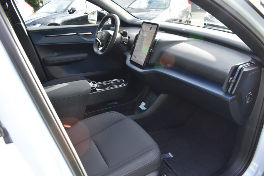 Volvo EX30 Extended Range 272PK Plus 69 kWh Trekhaak | H&K | ACC | Blis | Stoelverwarming | Camera Volvo EX30 Extended Range 272PK Plus 69 kWh Trekhaak | H&K | ACC | Blis | Stoelverwarming | Camera