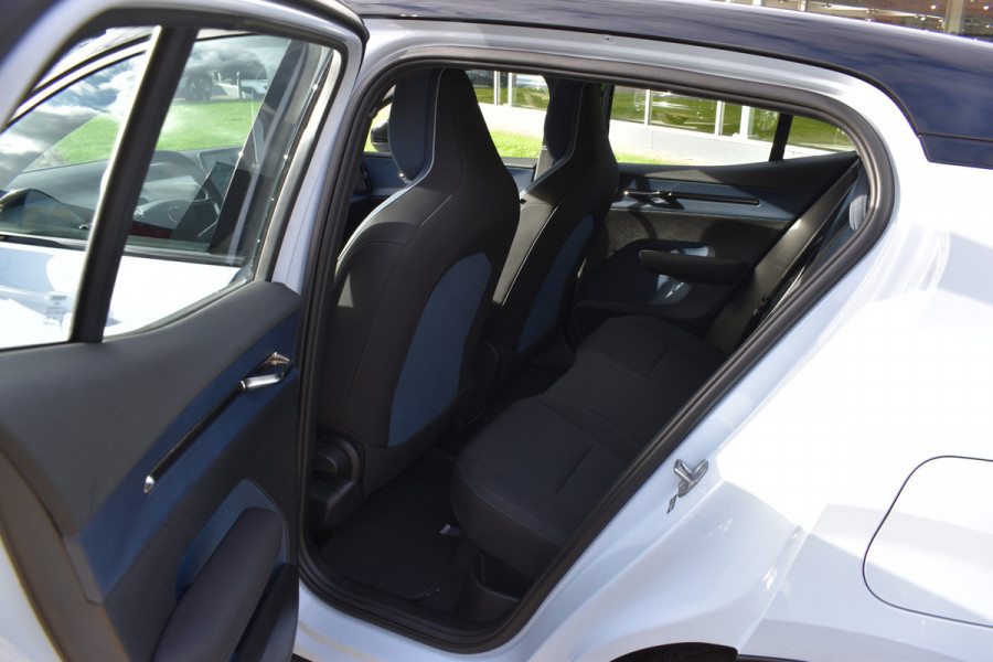 Volvo EX30 Extended Range 272PK Plus 69 kWh Trekhaak | H&K | ACC | Blis | Stoelverwarming | Camera Volvo EX30 Extended Range 272PK Plus 69 kWh Trekhaak | H&K | ACC | Blis | Stoelverwarming | Camera