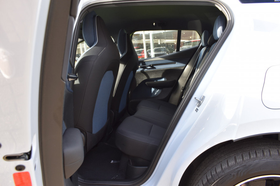 Volvo EX30 Extended Range 272PK Plus 69 kWh Trekhaak | H&K | ACC | Blis | Stoelverwarming | Camera Volvo EX30 Extended Range 272PK Plus 69 kWh Trekhaak | H&K | ACC | Blis | Stoelverwarming | Camera