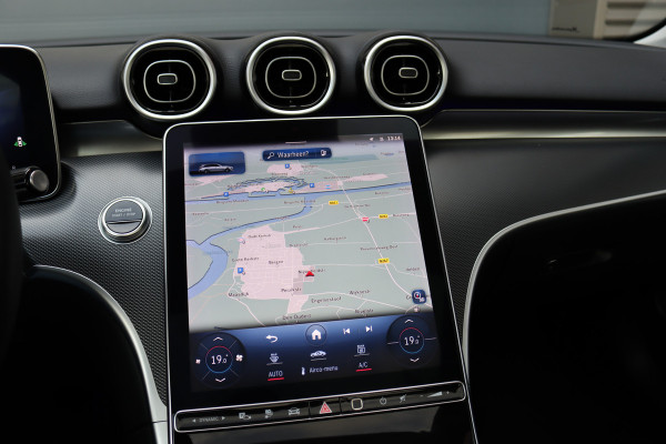 Mercedes-Benz C-Klasse Estate 300 e Luxury Line | Panoramadak | Camera | Cruise Control | Sfeerverlichting | Dodehoekassistent | High Perf. LED | Apple Carplay/Android Auto | Stoelverwarming | Mercedes-Benz C-Klasse Estate 300 e Luxury Line | Panoramadak | Camera | Cruise Control | Sfeerverlichting | Dodehoekassistent | High Perf. LED | Apple Carplay/Android Auto | Stoelverwarming |
