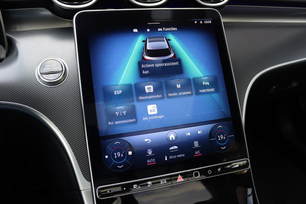 Mercedes-Benz C-Klasse Estate 300 e Luxury Line | Panoramadak | Camera | Cruise Control | Sfeerverlichting | Dodehoekassistent | High Perf. LED | Apple Carplay/Android Auto | Stoelverwarming | Mercedes-Benz C-Klasse Estate 300 e Luxury Line | Panoramadak | Camera | Cruise Control | Sfeerverlichting | Dodehoekassistent | High Perf. LED | Apple Carplay/Android Auto | Stoelverwarming |