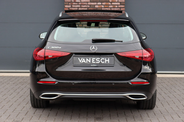 Mercedes-Benz C-Klasse Estate 300 e Luxury Line | Panoramadak | Camera | Cruise Control | Sfeerverlichting | Dodehoekassistent | High Perf. LED | Apple Carplay/Android Auto | Stoelverwarming | Mercedes-Benz C-Klasse Estate 300 e Luxury Line | Panoramadak | Camera | Cruise Control | Sfeerverlichting | Dodehoekassistent | High Perf. LED | Apple Carplay/Android Auto | Stoelverwarming |