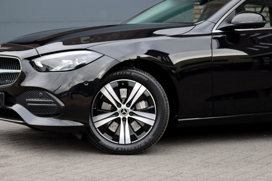 Mercedes-Benz C-Klasse Estate 300 e Luxury Line | Panoramadak | Camera | Cruise Control | Sfeerverlichting | Dodehoekassistent | High Perf. LED | Apple Carplay/Android Auto | Stoelverwarming | Mercedes-Benz C-Klasse Estate 300 e Luxury Line | Panoramadak | Camera | Cruise Control | Sfeerverlichting | Dodehoekassistent | High Perf. LED | Apple Carplay/Android Auto | Stoelverwarming |