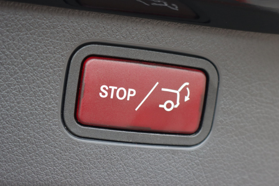 Mercedes-Benz C-Klasse Estate 300 e Luxury Line | Panoramadak | Camera | Cruise Control | Sfeerverlichting | Dodehoekassistent | High Perf. LED | Apple Carplay/Android Auto | Stoelverwarming | Mercedes-Benz C-Klasse Estate 300 e Luxury Line | Panoramadak | Camera | Cruise Control | Sfeerverlichting | Dodehoekassistent | High Perf. LED | Apple Carplay/Android Auto | Stoelverwarming |