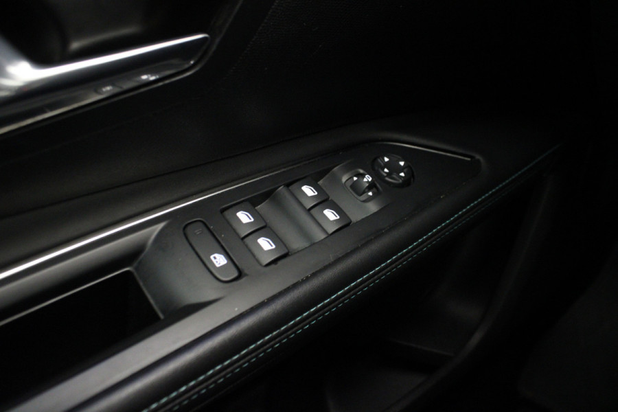 Peugeot 5008 1.2 PureTech Allure |Stoelverwarming|Navi| Peugeot 5008 1.2 PureTech Allure |Stoelverwarming|Navi|