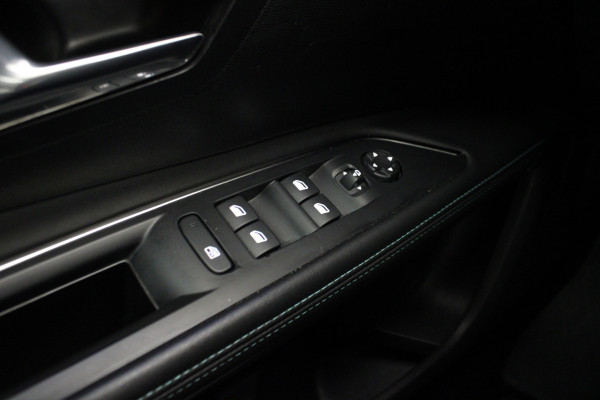Peugeot 5008 1.2 PureTech Allure |Stoelverwarming|Navi| Peugeot 5008 1.2 PureTech Allure |Stoelverwarming|Navi|