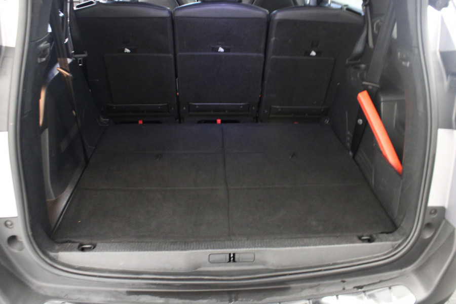 Peugeot 5008 1.2 PureTech Allure |Stoelverwarming|Navi| Peugeot 5008 1.2 PureTech Allure |Stoelverwarming|Navi|