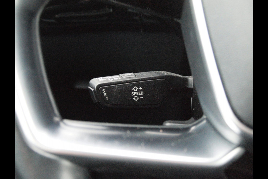 Audi e-tron Sportback 55 quattro edition 95 kWh | DAB | Black Optic | Parkeersensoren | NL-Auto |