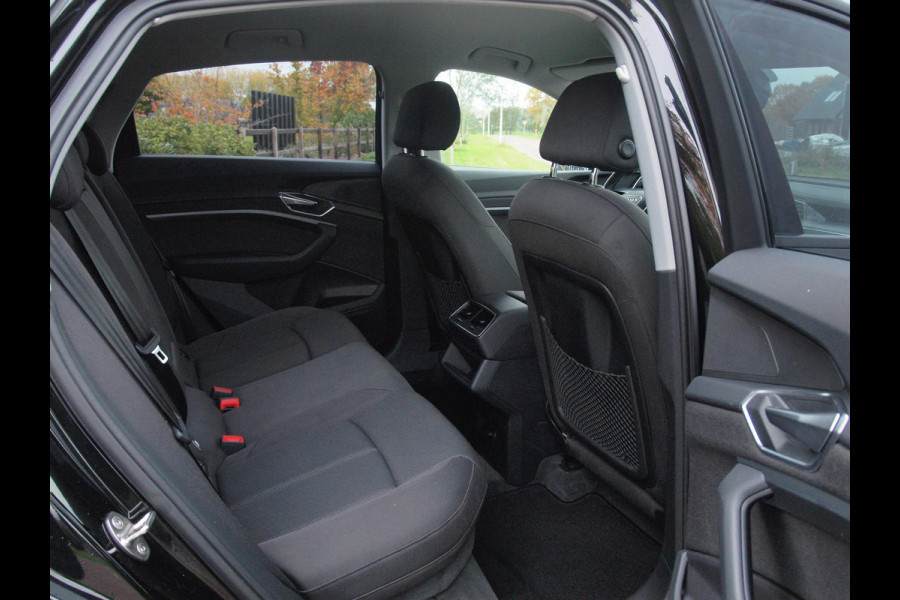 Audi e-tron Sportback 55 quattro edition 95 kWh | DAB | Black Optic | Parkeersensoren | NL-Auto |