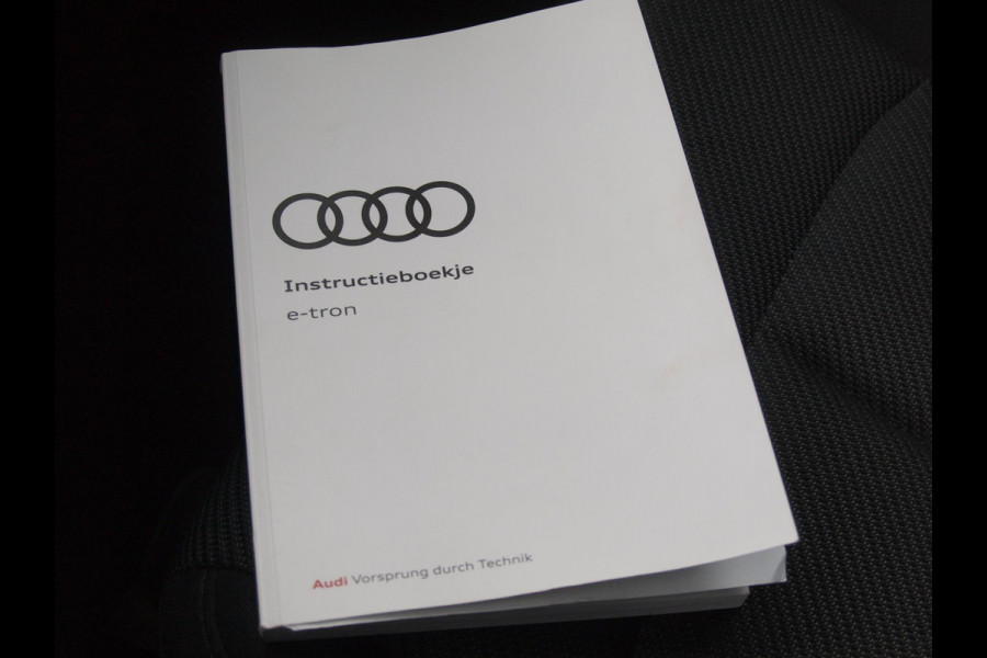 Audi e-tron Sportback 55 quattro edition 95 kWh | DAB | Black Optic | Parkeersensoren | NL-Auto |