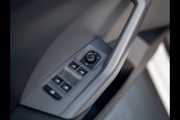 Volkswagen T-Cross 1.0 TSI R-Line | LED | Stoel verw. | Climate control | Adapt. Cr. | Prijs Rijklaar!!