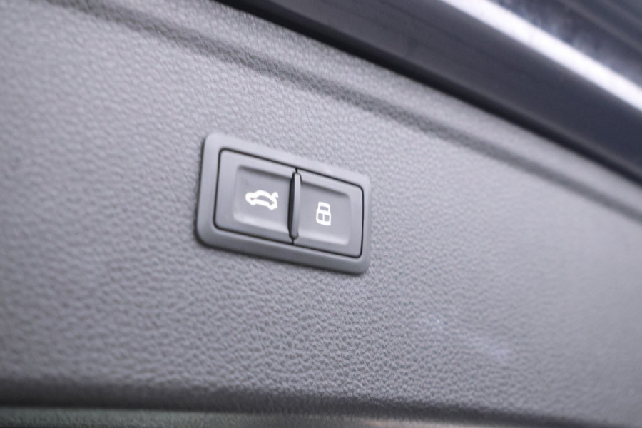 Audi Q5 55 TFSI e quattro Competition S-line B+B, Virtual, Panorama, Etc. Audi Q5 55 TFSI e quattro Competition S-line B+B, Virtual, Panorama, Etc.