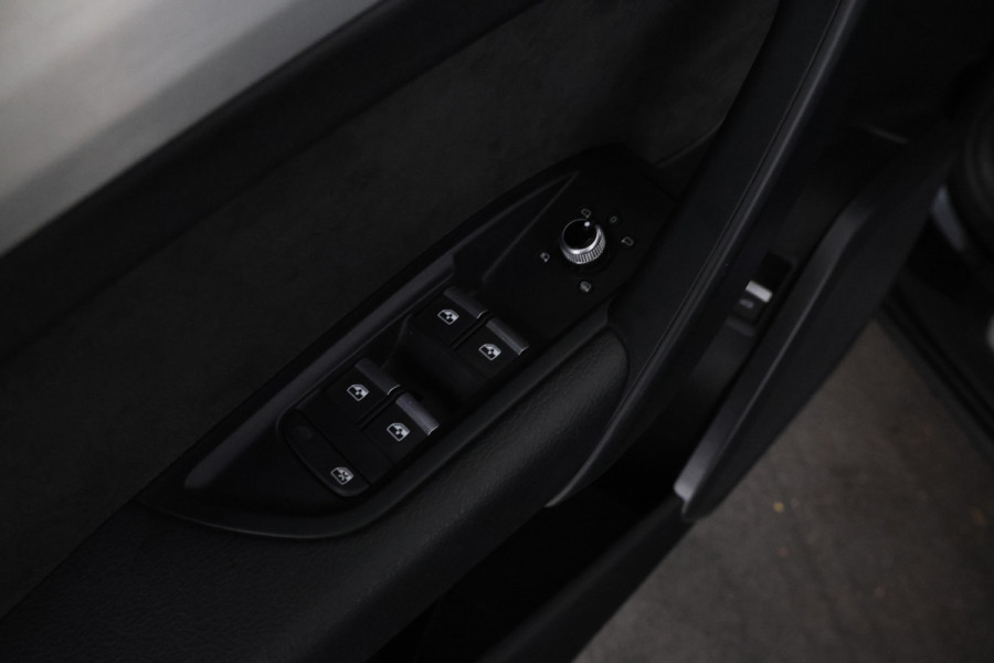 Audi Q5 55 TFSI e quattro Competition S-line B+B, Virtual, Panorama, Etc. Audi Q5 55 TFSI e quattro Competition S-line B+B, Virtual, Panorama, Etc.