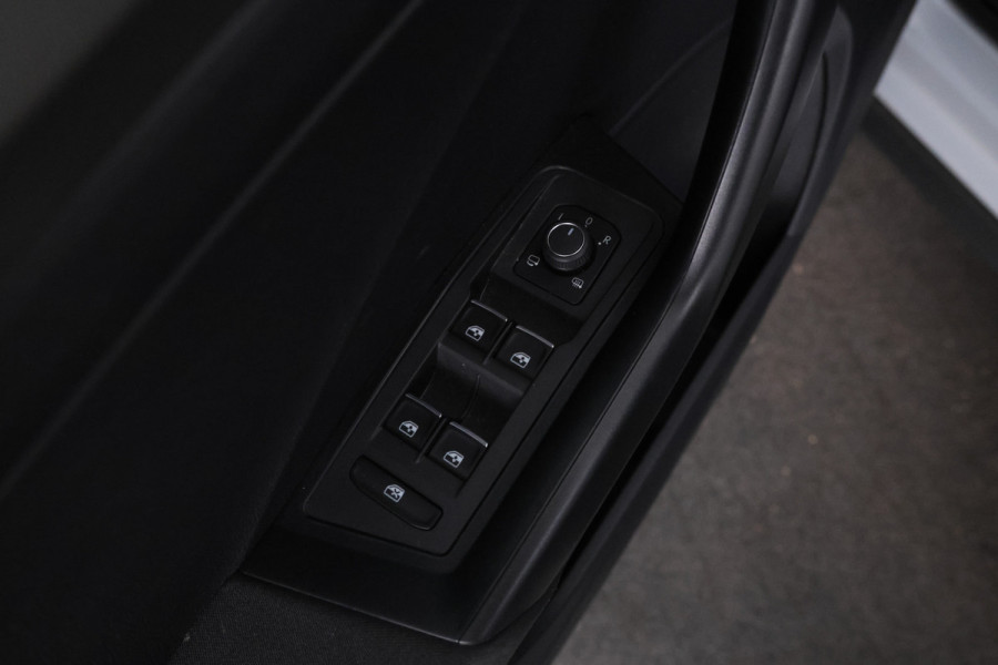 Volkswagen T-Roc 1.6 TDI Style Business Elektrische achterklep, apple carplay, climate,