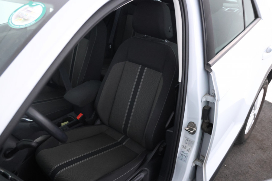 Volkswagen T-Roc 1.6 TDI Style Business Elektrische achterklep, apple carplay, climate,