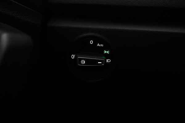 Volkswagen T-Roc 1.6 TDI Style Business Elektrische achterklep, apple carplay, climate,