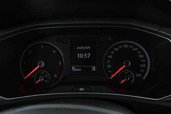 Volkswagen T-Roc 1.6 TDI Style Business Elektrische achterklep, apple carplay, climate,