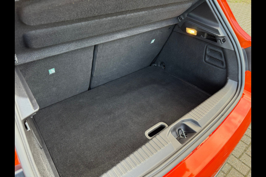 Renault Clio 1.3 TCe R.S. Line - Automaat - Navi groot Media - Leder - Climate - Org.NL Renault Clio 1.3 TCe R.S. Line - Automaat - Navi groot Media - Leder - Climate - Org.NL