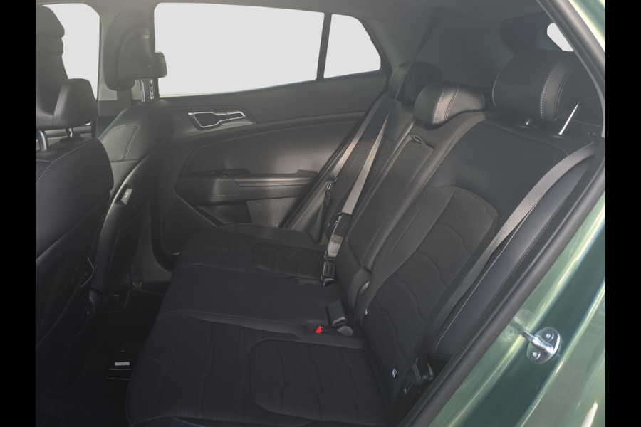 Kia Sportage 1.6 T-GDi Hybrid DynamicPlusLine Automaat | Pano | Stoelverwarming voor/achter | Camera | Dodehoekherkenning | Elektrische Stoelen | Cruise | Apple Carplay & Android Auto |