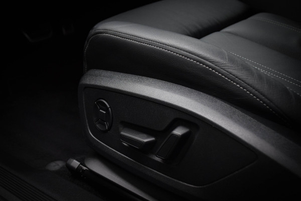 Audi Q4 e-tron 40 / 2x S-line/ Adaptive Cruise Control/ Virtual Cockpit/ Panoramadak/ 150kW (204PK) Audi Q4 e-tron 40 / 2x S-line/ Adaptive Cruise Control/ Virtual Cockpit/ Panoramadak/ 150kW (204PK)