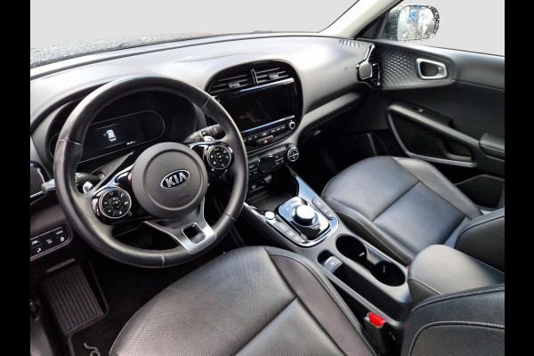 Kia e-Soul ExecutiveLine 64 kWh | Stoelventilatie | Climate | Camera | PDC | Dodehoek | HUD | 3 Fase Kia e-Soul ExecutiveLine 64 kWh | Stoelventilatie | Climate | Camera | PDC | Dodehoek | HUD | 3 Fase