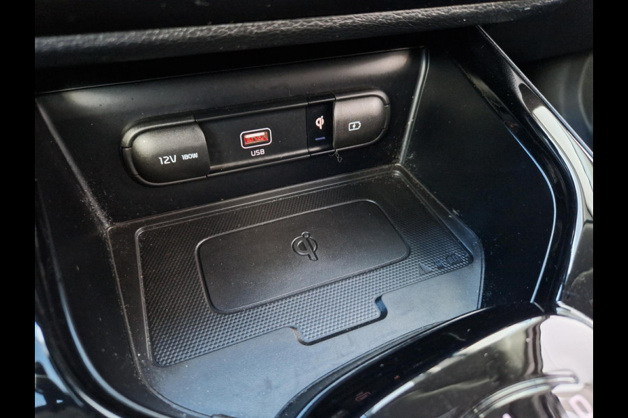 Kia e-Soul ExecutiveLine 64 kWh | Stoelventilatie | Climate | Camera | PDC | Dodehoek | HUD | 3 Fase Kia e-Soul ExecutiveLine 64 kWh | Stoelventilatie | Climate | Camera | PDC | Dodehoek | HUD | 3 Fase