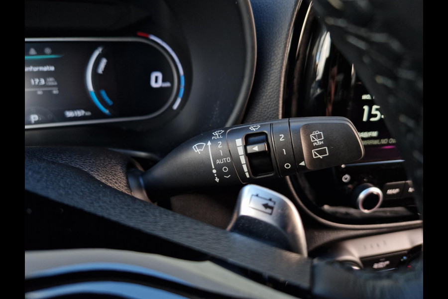 Kia e-Soul ExecutiveLine 64 kWh | Stoelventilatie | Climate | Camera | PDC | Dodehoek | HUD | 3 Fase Kia e-Soul ExecutiveLine 64 kWh | Stoelventilatie | Climate | Camera | PDC | Dodehoek | HUD | 3 Fase