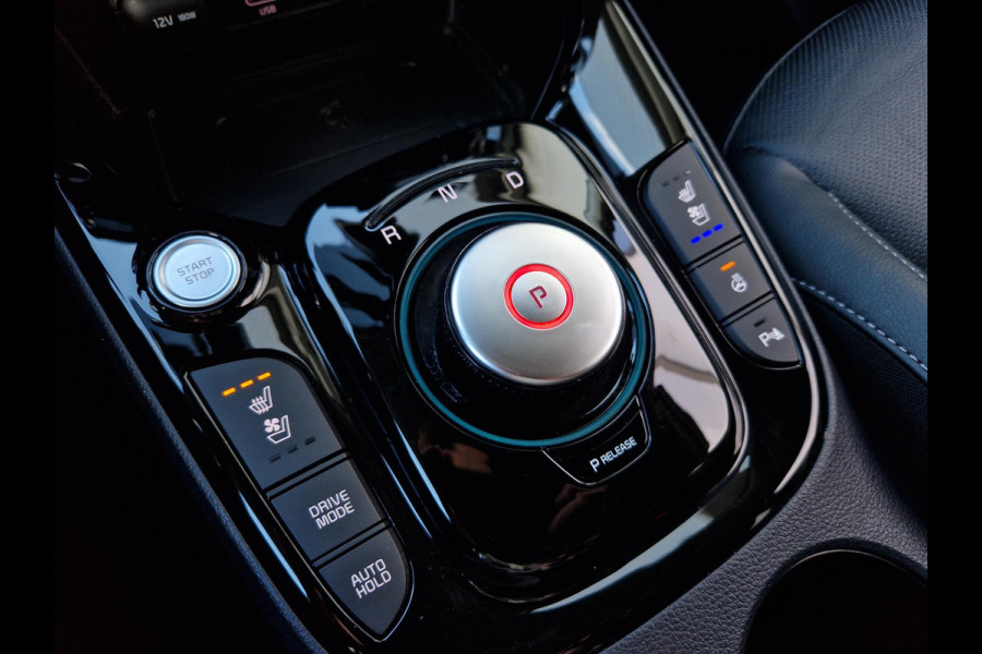 Kia e-Soul ExecutiveLine 64 kWh | Stoelventilatie | Climate | Camera | PDC | Dodehoek | HUD | 3 Fase Kia e-Soul ExecutiveLine 64 kWh | Stoelventilatie | Climate | Camera | PDC | Dodehoek | HUD | 3 Fase