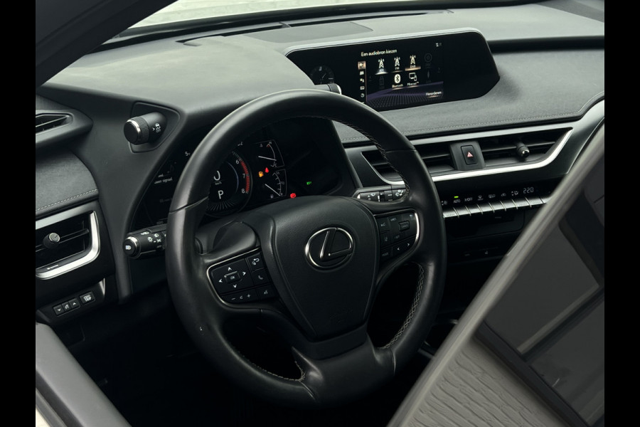 Lexus UX 250h Style+ Edition | Leder | Camera | Carplay | 18 inch | Dodehoek