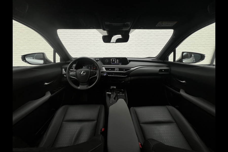 Lexus UX 250h Style+ Edition | Leder | Camera | Carplay | 18 inch | Dodehoek