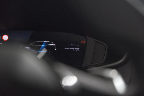 Peugeot 2008 Hybrid 136 e-DCS6 Allure | 360 Camera | Adaptieve Cruise Control | Dodehoekdetectie | Navigatie